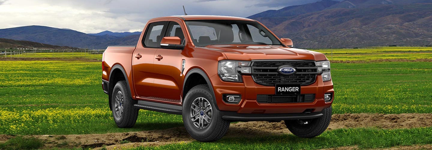 Ford Ranger XLS AT 4×4 2023: Giá Xe, Thông Số & Lăn Bánh (7/2023)
