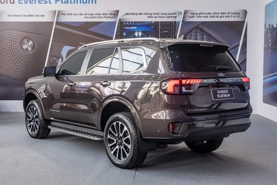 Ford Everest Platinum 2024 2.0L 4×44